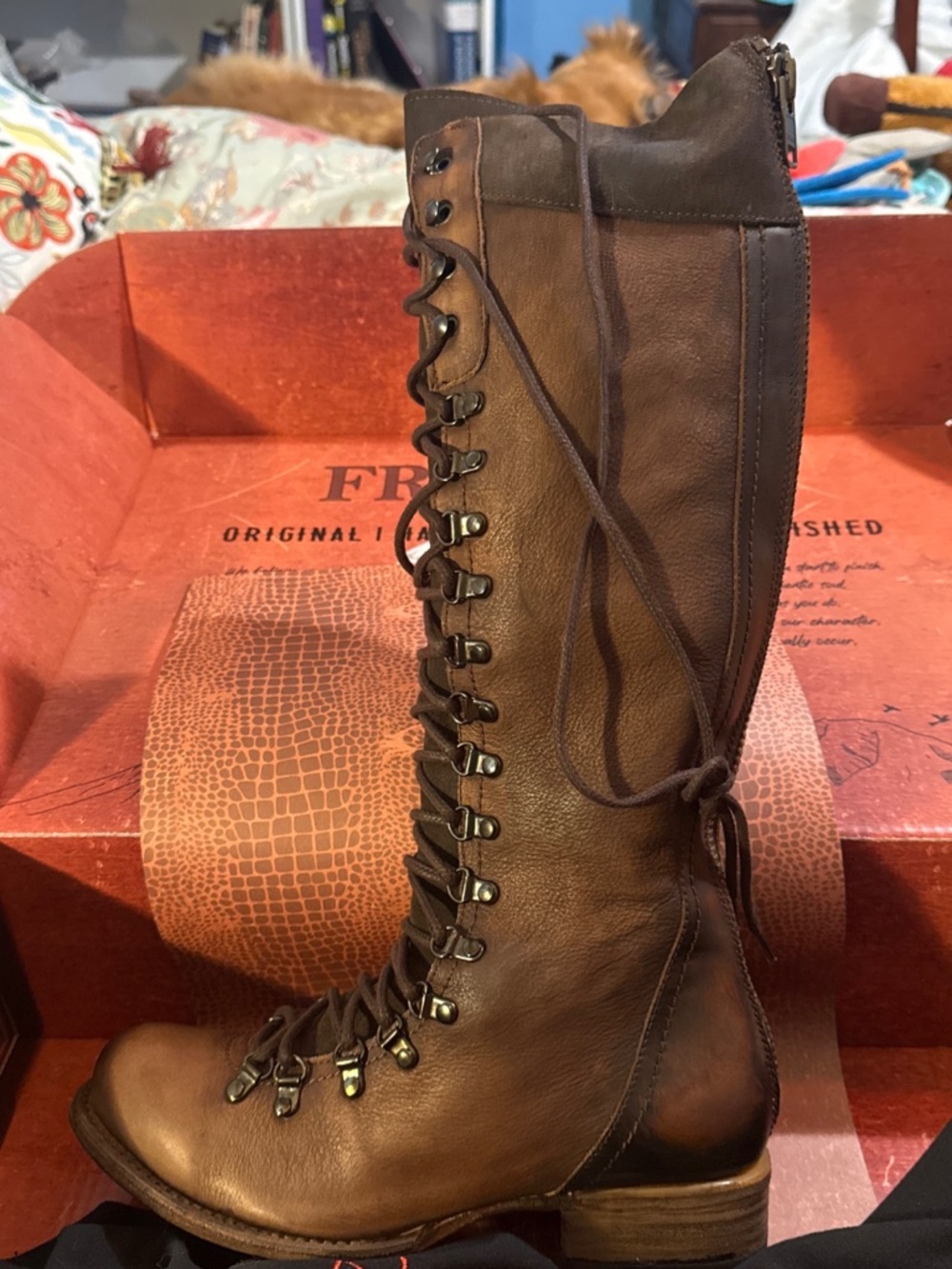 Freebird Raphael New in Box 10 Brown